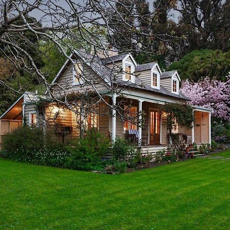 Mill Cottage - Boutique Accommodation And Garden Akaroa Exteriér fotografie