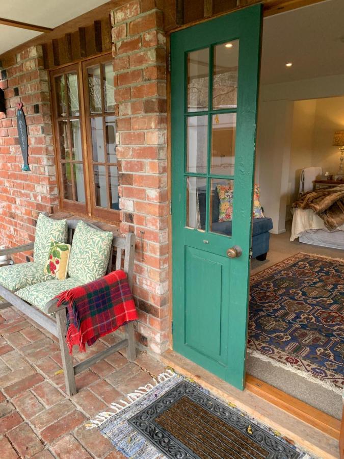 Mill Cottage - Boutique Accommodation And Garden Akaroa Exteriér fotografie